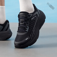 斯凱奇（Skechers）2025夏季新款網(wǎng)面跑鞋男鞋透氣厚底運動鞋馬拉松鞋商場同款 純黑色 42.5