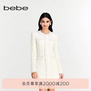 bebe春夏新款女士小香千金風(fēng)珍珠鉆扣長(zhǎng)袖圓領(lǐng)連衣裙150009 白金 XS