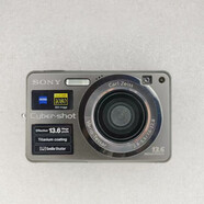 SONY AXSMEony高清數(shù)碼相機(jī)復(fù)古CCD學(xué)生卡片機(jī)官方標(biāo)配 索尼W300黑灰色1300萬(wàn)像素85新伸