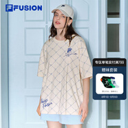 FILA FUSION斐樂潮牌情侶款針織短袖衫夏季時尚寬松純棉T恤 麥乳色-BG M 170/92A