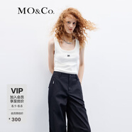MO&Co.背心簡約U領(lǐng)金屬章仔彈力羅紋肌理針織坦克內(nèi)搭單穿摩安珂 本白色-第2批 L 170