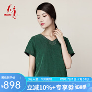 天意TANGY/天意夏季新品設(shè)計(jì)師V領(lǐng)繡花線設(shè)計(jì)復(fù)古國潮風(fēng)莨綢短袖T恤 7400莨原野綠 3XL