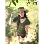 綠色蝙蝠袖V領(lǐng)正肩短袖t恤女夏季2025新款修身收腰設(shè)計感小眾上衣 綠色 M