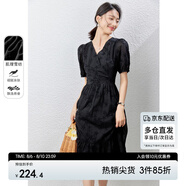 尚都比拉法式連衣裙夏季優(yōu)雅V領(lǐng)提花面料中長(zhǎng)款氣質(zhì)收腰顯瘦裙子 黑色 L