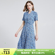 MORELINE沐蘭設(shè)計(jì)感輕奢腰果花印花連衣裙2025年夏新款優(yōu)雅V領(lǐng)大擺中長(zhǎng)裙 蘭花 L