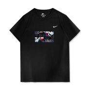 耐克（NIKE）【定制服裝】Nike Sportswear 霜火織者S涂鴉印花圓領(lǐng)休閑短袖T恤 黑色 M