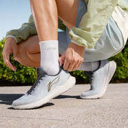 李寧（LI-NING）透氣跑步鞋夏季新款輕質(zhì)男鞋拼接網(wǎng)面軟底減震耐磨休閑運(yùn)動(dòng)鞋 曙灰色（輕逸） 39