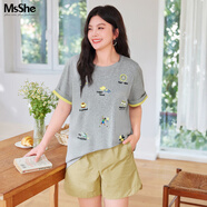 MsShe【原創(chuàng)印花刺繡雙色短袖T恤】大碼女裝2025夏裝胖mm顯瘦上衣 B款-花灰色現(xiàn)貨 4XL