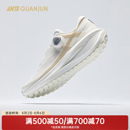 安踏（ANTA）冠軍全天候系列2丨夏季新款緩震回彈男女跑鞋 【女款】象牙白/紙莎白-1 36.5 (230mm)