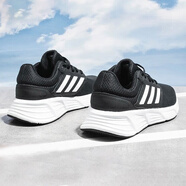 阿迪達(dá)斯 （adidas）跑步鞋男鞋 2025夏季新款透氣網(wǎng)面運動鞋低幫緩震跑鞋訓(xùn)練跑步鞋 GW3848【不同批次鞋舌不同隨機(jī)發(fā)】 /曬圖返5 43