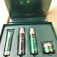 活泉VAQUA/活泉山茶花水光嫩膚套裝水乳霜精四件套補(bǔ)水保濕 活泉山茶花水光嫩膚套盒