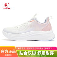 喬丹（QIAODAN）專(zhuān)業(yè)跑步女鞋夏季緩震馬拉松競(jìng)速透氣網(wǎng)面輕便運(yùn)動(dòng)鞋QDB022252226 喬丹白/牡丹粉 商場(chǎng)同款 37