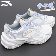 安踏（ANTA）女鞋子引力運動(dòng)鞋冬季女士跑步鞋2026新款休閑鞋網(wǎng)面鞋透氣老爹鞋 象牙白/淺青灰/麥喬灰【革面】 37.5