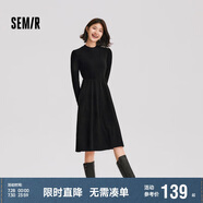 森馬（Semir）連衣裙女中長(zhǎng)款修身正肩內(nèi)搭2024冬拼接燈芯絨小黑裙109724114001