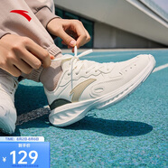 安踏星云丨減震軟底有氧跑步鞋女革面防潑水加絨運(yùn)動鞋輕質(zhì)女跑鞋