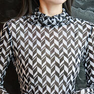 GIRDEAR/哥弟秋冬款品質(zhì)女裝休閑百搭網(wǎng)紗時尚高領(lǐng)打底衫1300237 黑色菱格 S 2