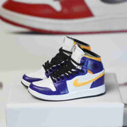 佳心創(chuàng  )意aj全套迷你球鞋模型汽車(chē)載擺件鑰匙背包掛件男女生日禮物 湖人刮刮樂(lè )柜子