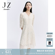 玖姿·安娜蔻V領法式復古水溶蕾絲收腰七分袖連衣裙女秋款 米黃 S