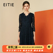 愛(ài)特愛(ài)（EITIE）秋冬新品商場(chǎng)同款優(yōu)雅V領(lǐng)睫毛蕾絲收腰顯瘦連衣裙6007742 深藍(lán)31 S 155