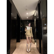 巧克少女千金小香風(fēng)圓領(lǐng)長(cháng)袖毛呢外套女早秋高腰休閑褲短褲兩件套 淺黃色外套帶胸花 S