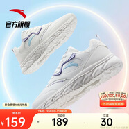 安踏輕便跑鞋女革面防潑水軟底跑步鞋輕質(zhì)減震運動(dòng)休閑鞋女旅游鞋