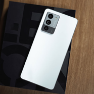 華為（HUAWEI）新品Lenovo/ 拯救者Y70電競游戲競技通5G手機驍龍8+ Y70 聯(lián)想Y70【冰魄白】 5G官方標配（12+256)大陸版
