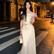 園翌露肩性感收腰氣質魚尾連衣裙子女裝夏季法式小禮服長裙連身裙衣服 香檳色 S