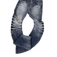 no E mosen*(noE）冰藍裂痕水洗立體貓須彎刀版型高彈霧藍牛仔褲 藍色 S