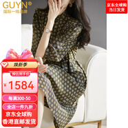 GUYN國際一線(xiàn)品牌春秋新款耐看脫俗 一眼lun陷的優(yōu)雅小立領(lǐng)絲質(zhì)感印花 褐色 L