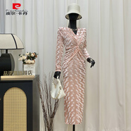 皮爾卡丹2025秋V領(lǐng)長(cháng)款包臀裙子高奢感抽褶扭結粉色絲長(cháng)袖連衣裙 粉金絲麻花 S (90斤-105斤)