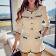 粉紅大布娃娃高級感氣質(zhì)小香風(fēng)短外套短褲套裝2025秋季新款兩件套 米白色 M