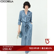 COCOBELLA渲染牛仔色印花襯衫裙女秋絲滑緞面通勤連衣裙FR922 藍(lán)色 M
