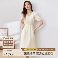 尚都比拉夏季復古V領(lǐng)花邊溫潤光澤感泡泡袖過(guò)膝中長(cháng)款連衣裙 杏色 L 