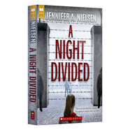 英文原版 分離之夜 A Night Divided Scholastic Gold 歷史小說 Jennifer A Nielsen 藍(lán)思閱讀指數(shù)810L