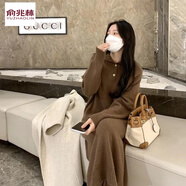 俞兆林法式針織連衣裙女秋冬2025新款配大衣的寬松長款過膝毛衣裙 棕色【版 】 M