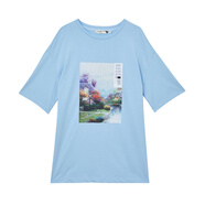 布景（Clothscenery）短袖女夏季寬松中長(zhǎng)款韓版圓領(lǐng)印花棉中袖上衣黑色T恤3002 淺藍(lán)風(fēng)景 M