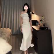 GARNUO法式斜肩一字肩連衣裙子女夏季氣質(zhì)高級感禮服露肩收腰包臀裙長(cháng)裙 灰杏色 XL 【121-140斤】