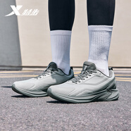 特步男鞋運動(dòng)跑步鞋閃電秋冬保暖防潑水革面通勤跑步鞋子男