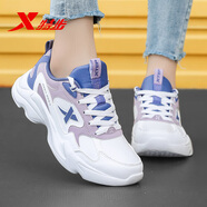 特步（XTEP）女鞋秋季網(wǎng)面休閑老爹鞋2025新款透氣網(wǎng)鞋軟底旅游跑步運動鞋子女 新白紫 皮面防水保暖 39