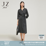 玖姿（JUZUI）真絲彈力緞?dòng)』ㄈ古b秋款撞色幾何氣質(zhì)收腰連衣裙 花黑 L