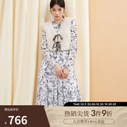 SNIDEL秋冬甜美淑女荷葉邊收腰百褶印花連衣裙SWFO244316 淺灰色 M （1）