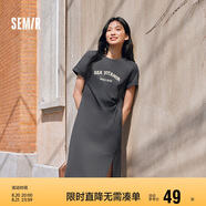 森馬連衣裙女復(fù)古休閑中長(zhǎng)裙春夏心機(jī)字母開(kāi)叉T恤裙101324114026