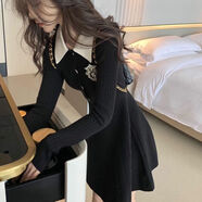鴻思麟伊（HONGSILINYI）MICAILIN2025秋冬黑色長(zhǎng)袖針織連衣裙女學(xué)院風(fēng)娃娃領(lǐng)打底毛衣黑色S 【建議70-85斤】