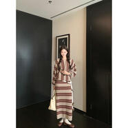 區區歐陽(yáng)【錫蘭紅茶】條紋棉羊毛斜肩寬松毛衣蝙蝠袖半身裙套裝 咖灰條紋半裙 XS