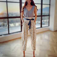 粉紅大布娃娃高腰時(shí)尚休閑褲藍色小花工裝褲女秋新款寬松褲子新款 米黃色印花 26