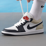 耐克（NIKE）【潮】Air Jordan aj1板鞋男女情侶新款低幫休閑運動(dòng)籃球鞋休閑鞋 553560/553558-153  白黑 39