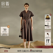 日著（rizhuo）原創(chuàng)設(shè)計(jì)女裝2024夏季新款高級(jí)感收腰氣質(zhì)中長(zhǎng)款短袖連衣裙子 漠棕 M