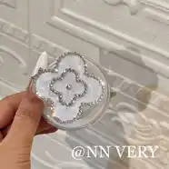 TKHE白波天使之翼波點(diǎn)磁吸殼天使翅膀水鉆磁吸支架適用于蘋(píng)果17promax手機(jī)殼16promax磁吸保護(hù)套15pro 白貝母四葉草磁吸支架 iPhone15