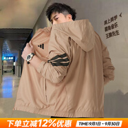 阿迪達斯（adidas）男裝夾克 2025秋季新款運動服時尚風衣快干透氣休閑梭織連帽外套 卡其棕/輕薄單層/時尚三條紋 M 【170-175cm/130-140斤】