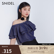 SNIDEL春夏氣質斜領吊帶露肩荷葉邊襯衫上衣SWFB241306 牛仔藍 均碼 （F）